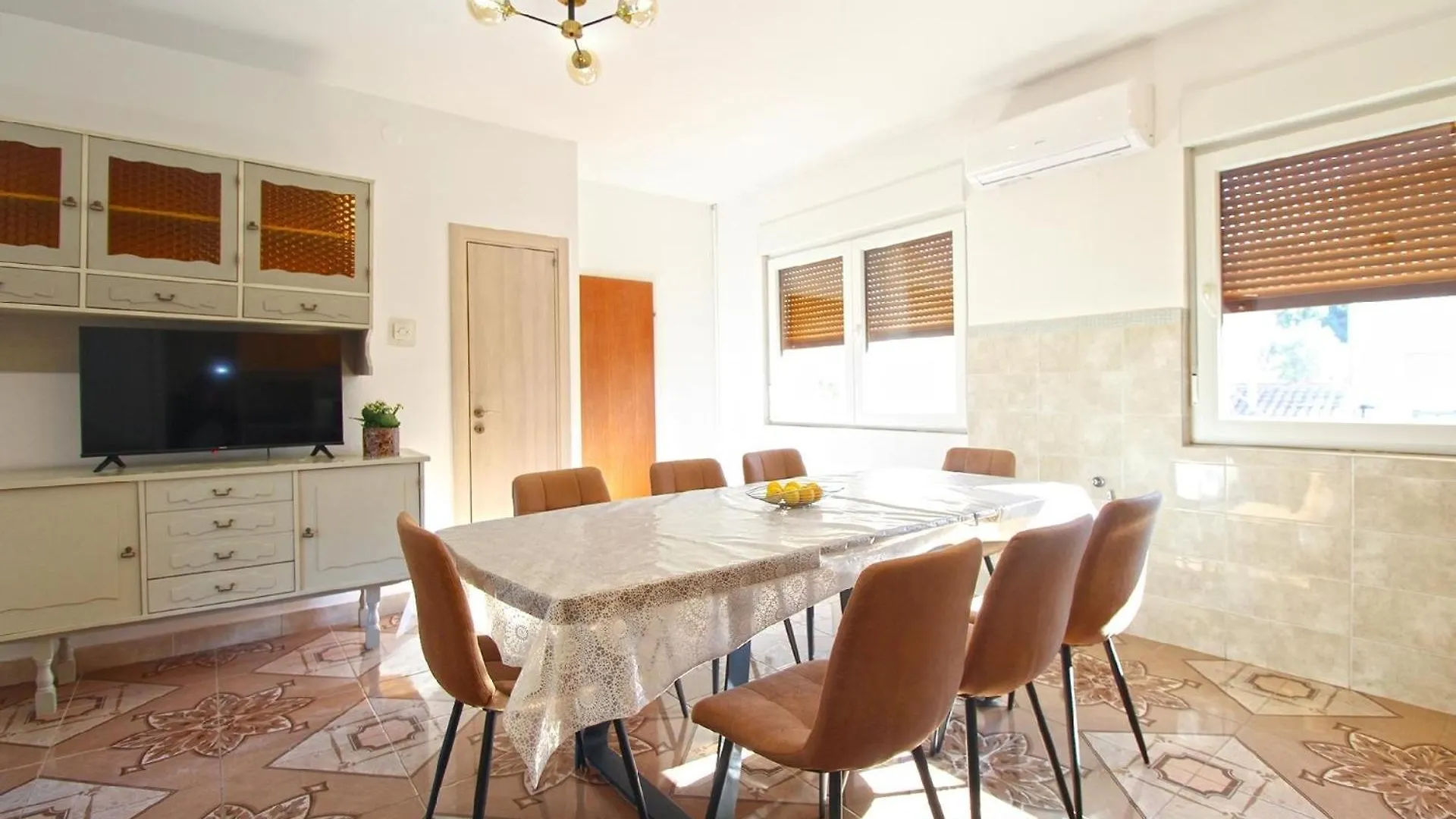 Apartment Ferienwohnung Fuer 8 Personen Ca 130 Qm In Pula, Istrien Istrische Riviera Croatia
