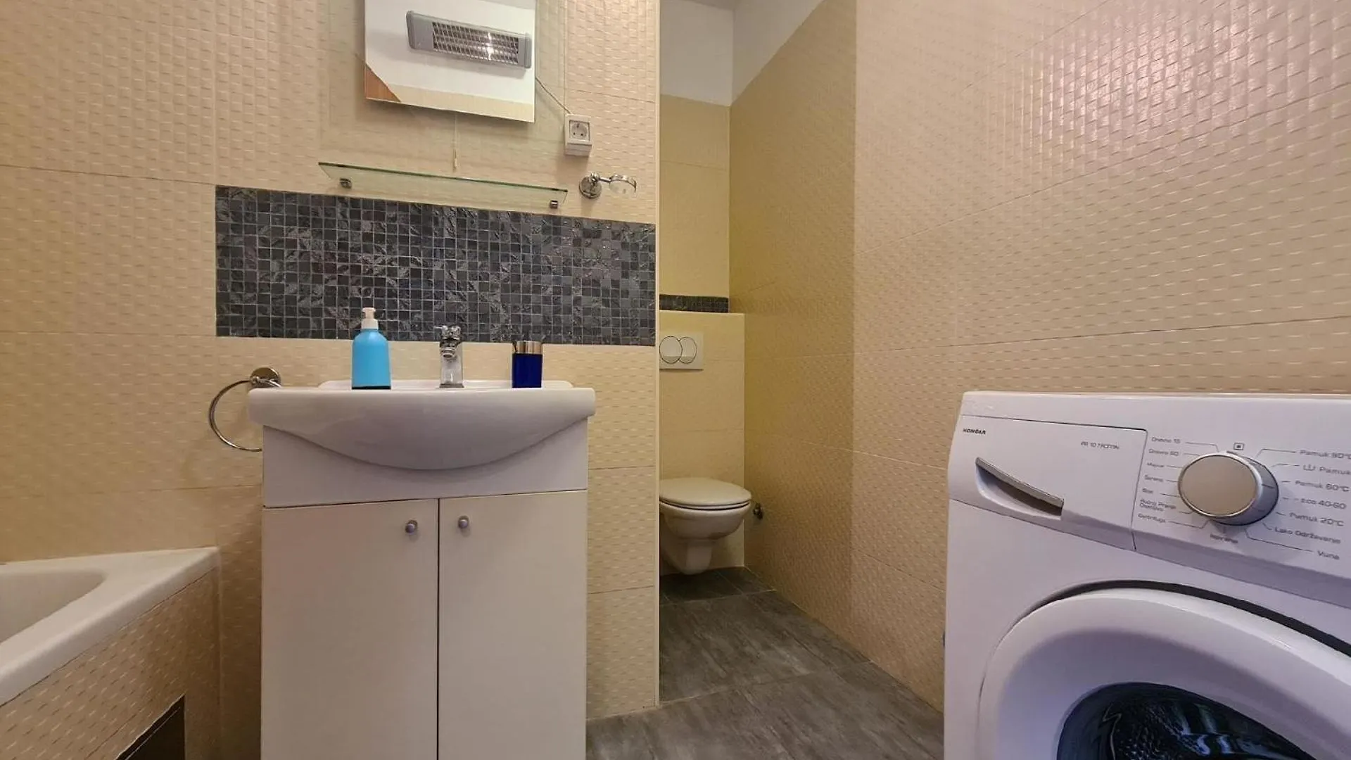 Apartment Ferienwohnung Fuer 8 Personen Ca 130 Qm In Pula, Istrien Istrische Riviera