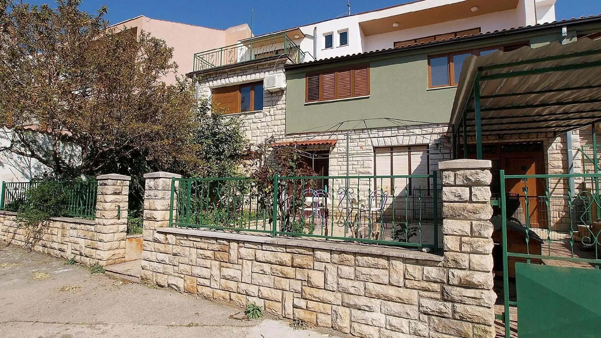 Apartment Ferienwohnung Fuer 8 Personen Ca 130 Qm In Pula, Istrien Istrische Riviera