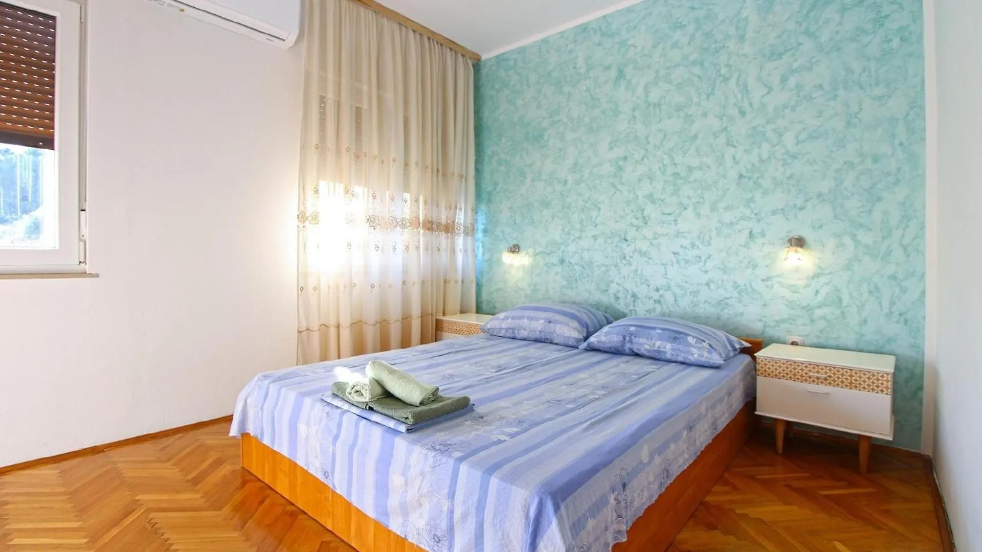 Apartment Ferienwohnung Fuer 8 Personen Ca 130 Qm In Pula, Istrien Istrische Riviera